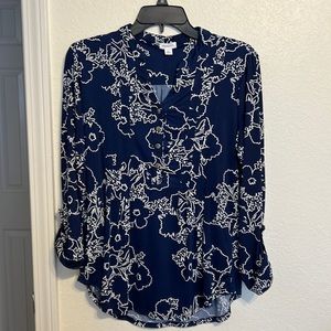 Women’s blue and white floral print blouse. Like New